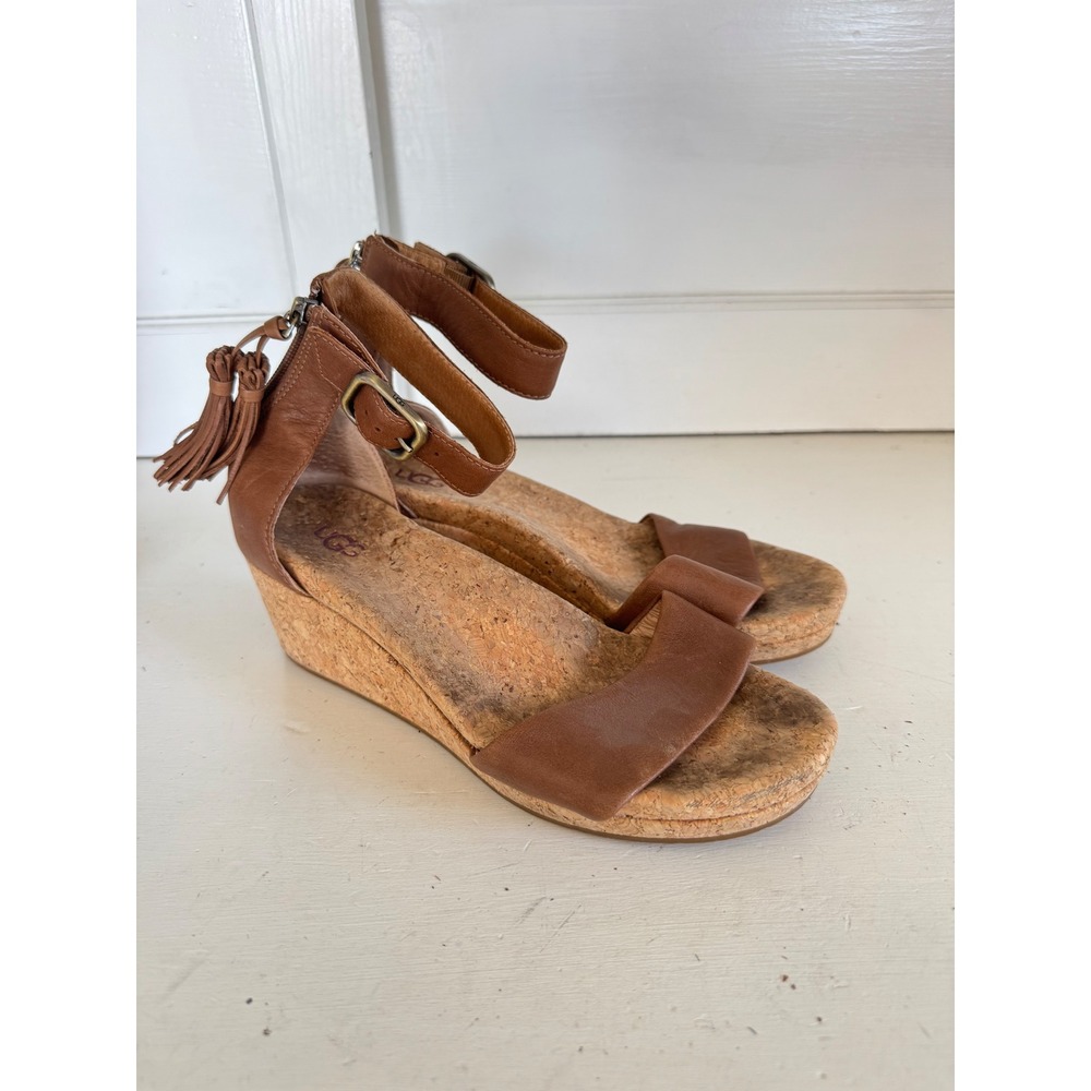 Ugg Zoe‎ tan leather wedge sandals size 8
